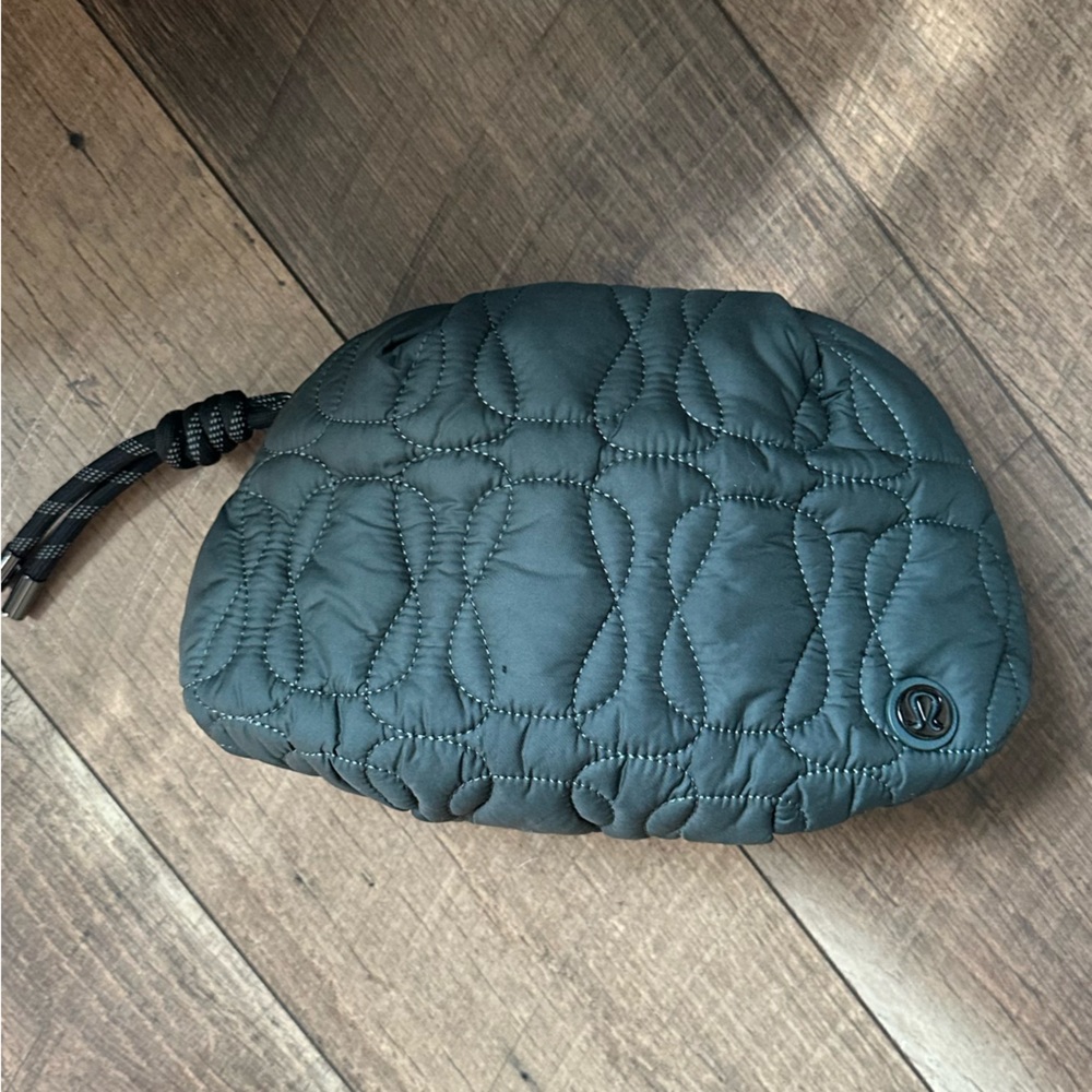 Lululemon makeup pouch